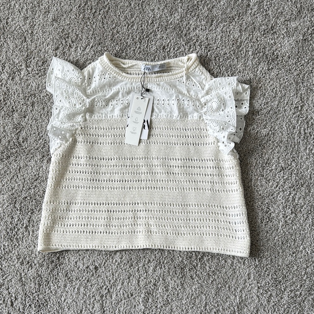Zara White Ruffled Blouse with Textured Pattern